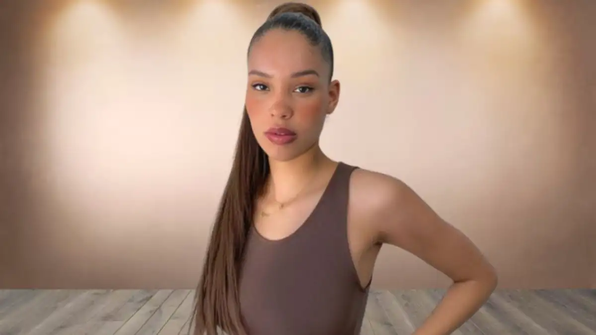 How Old is Nara Smith? Who is Nara Smith?