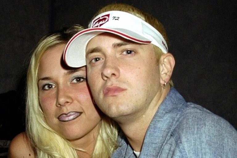 What Happened To Eminem Wife